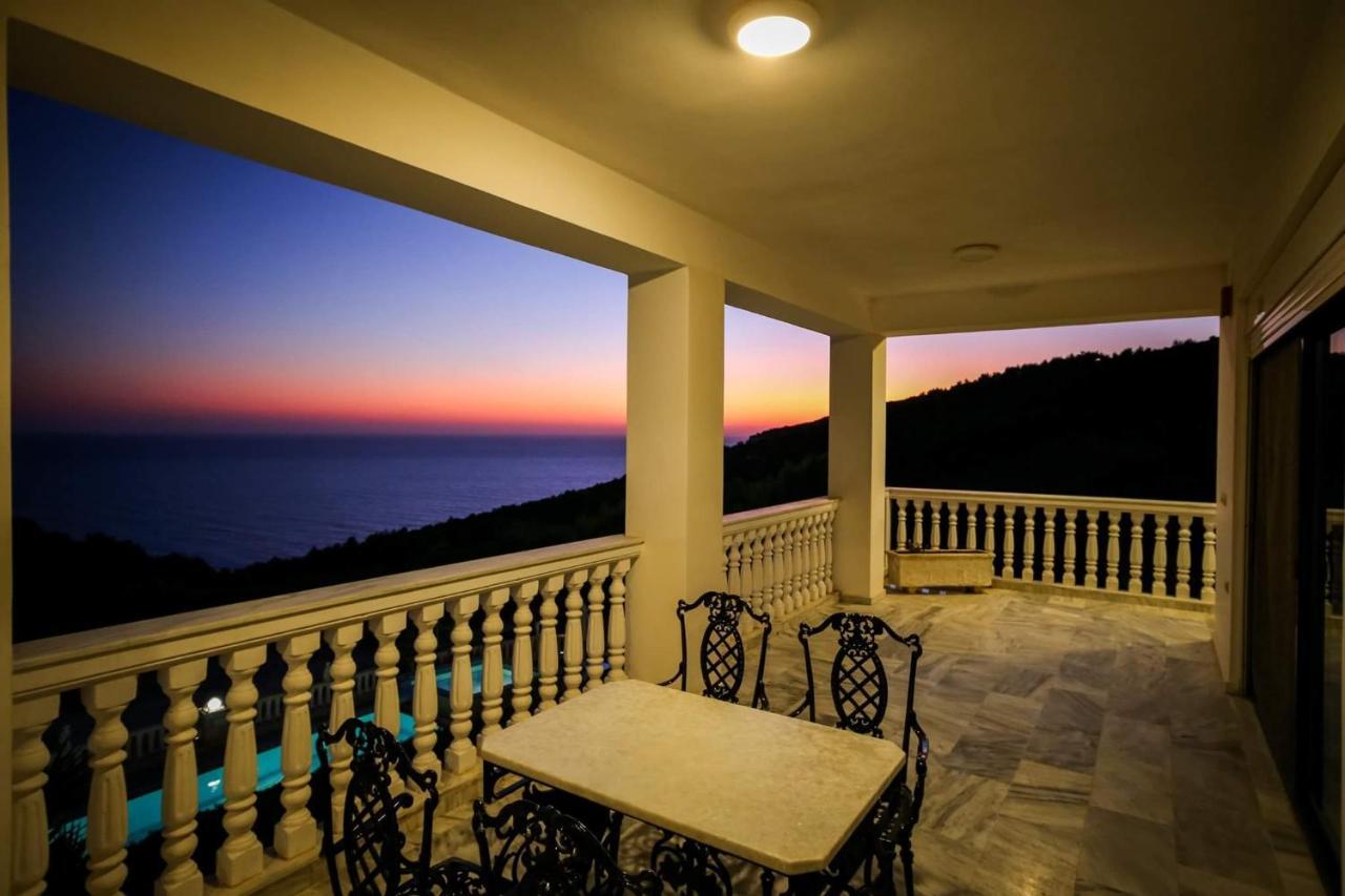 Keri Me Away - Argo'S Summer Poolside Retreats Villa Dış mekan fotoğraf